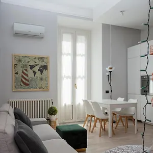 Lovely & Modern In China Town Area - Via Rosmini Apartment